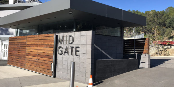 Hollywood Bowl mid gate